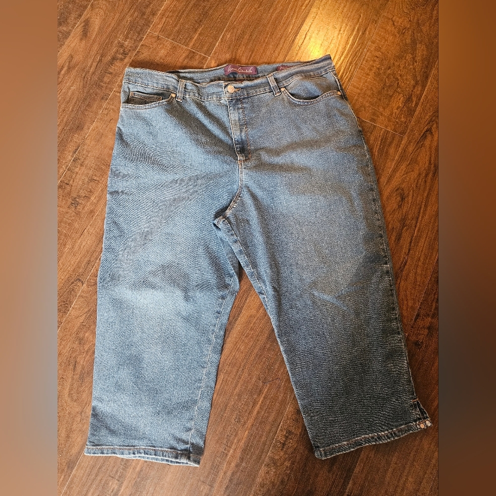 Womens Plus Liz Claiborne Amanda Capris Sz.18 Stretch.   #B
